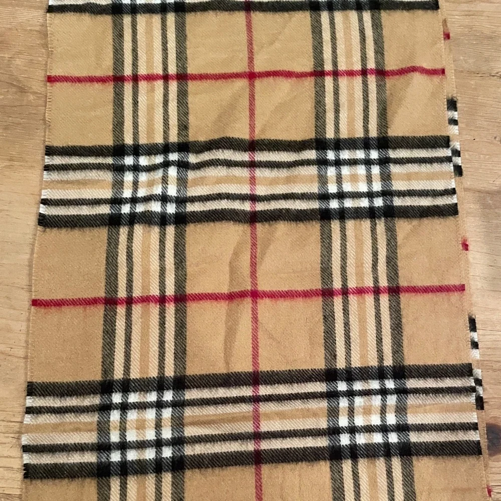 V Fraas Cashmink Burberry Print Soft Tartan Plaid Scarf Gold Black Camel Color